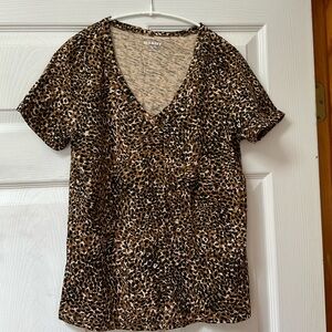 NWT - Old Navy Everywear T-Shirt - fun leopard-style print